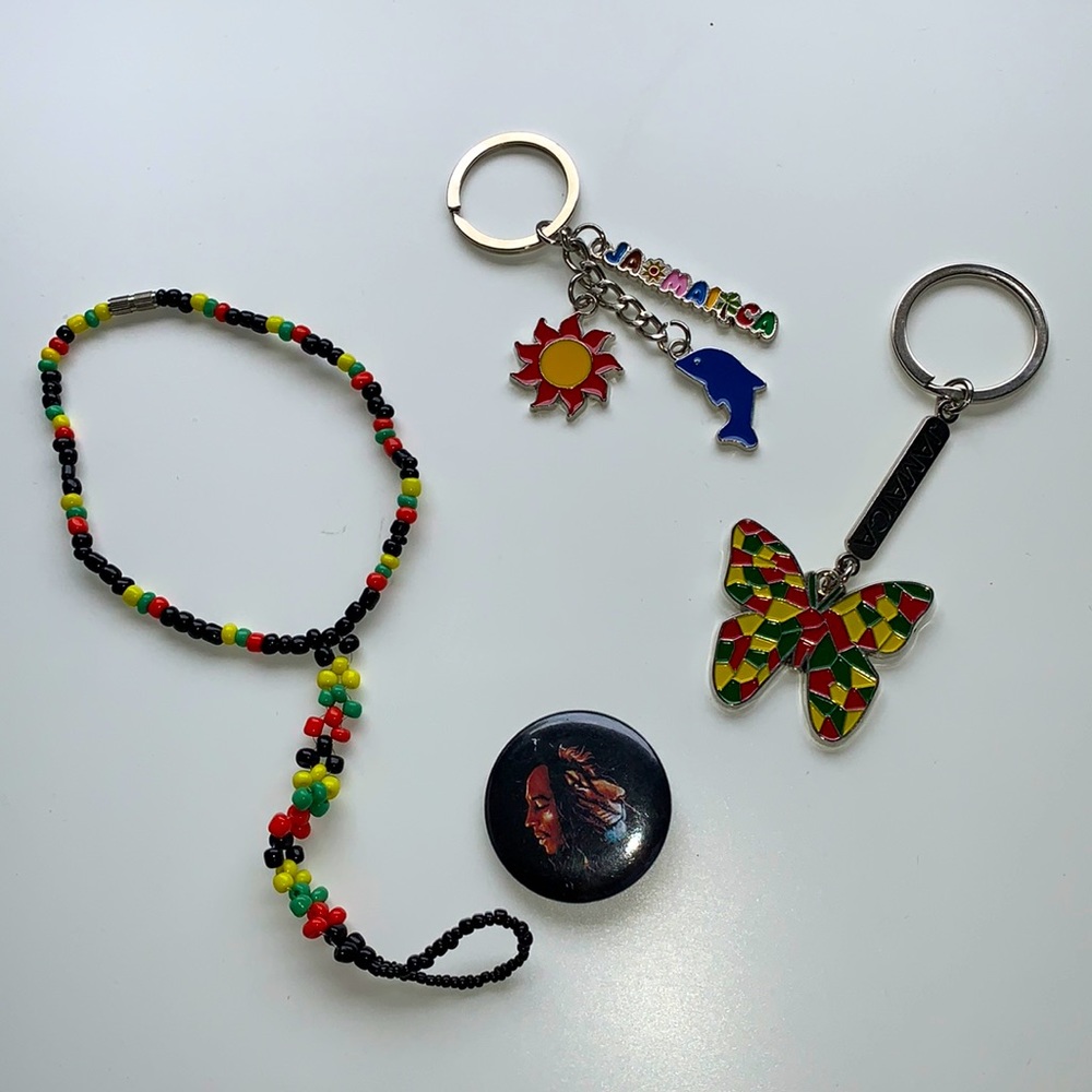 Jamaica: Key Chains, Bob Marley Pin And Bracelet